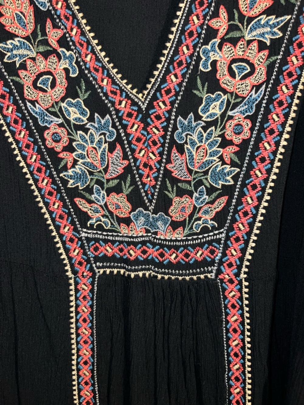 Embroidered Black V-Neck Peasant Top - Floral Accent AEO. Size xl - Picture 5 of 5